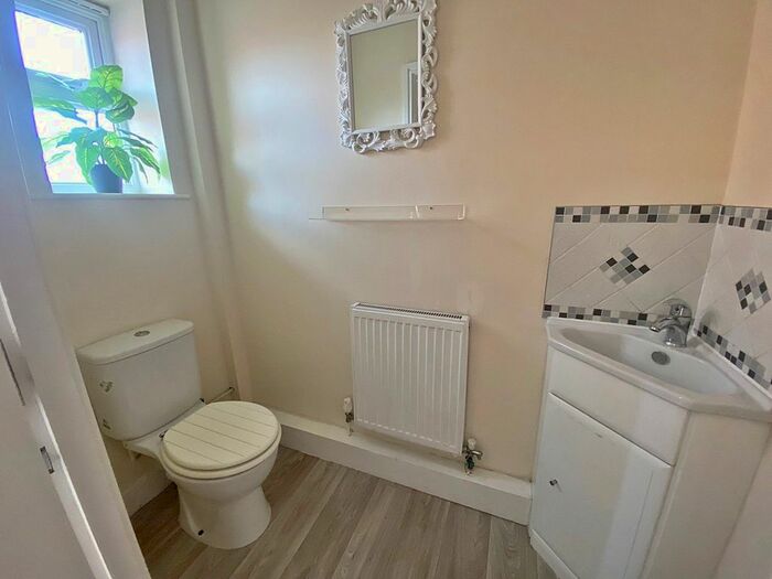 4 Bedroom Town House To Rent In St. Marys Court, Warrington, WA4