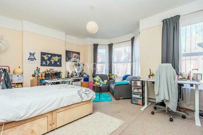 5 Bedroom Detached House To Rent In Alma Road, Southampton, SO14