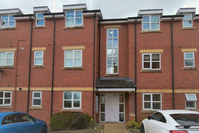 2 Bedroom Apartment To Rent In Hindsford Bridge Mews, Atherton, Manchester, M46