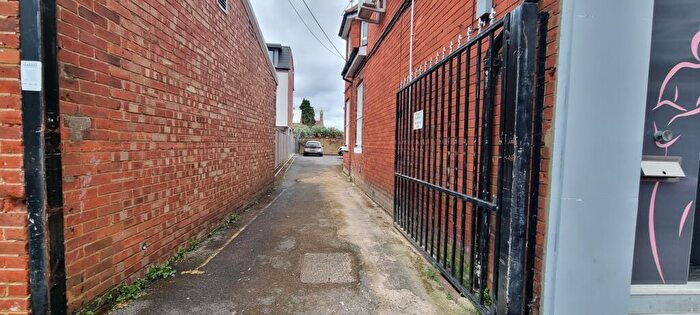 1 Bedroom Flat To Rent In High Street, Farnborough, GU14