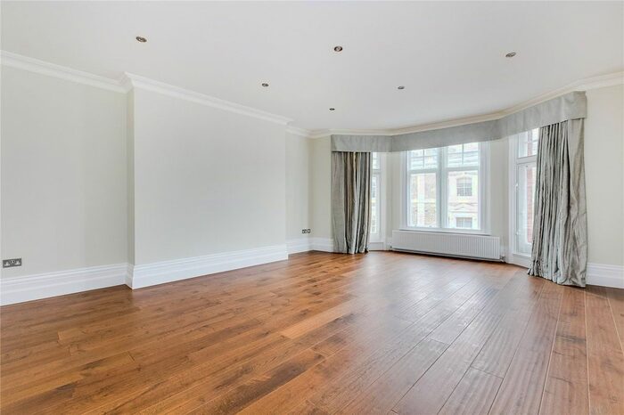 3 Bedroom Flat To Rent In Old Brompton Road, South Kensington, SW7