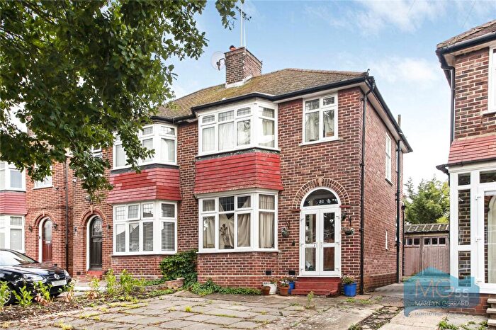 3 Bedroom Semi Detached House For Sale In Fountains Crescent, Southgate, London, N14