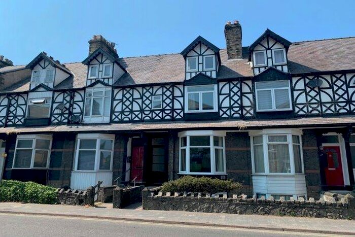 4 Bedroom Property To Rent In Dale Road, Buxton, SK17