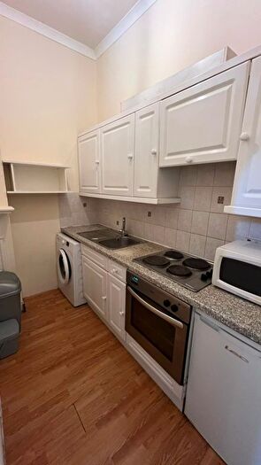 2 Bedroom Terraced House To Rent In Shepherds Bush Road, London, W6