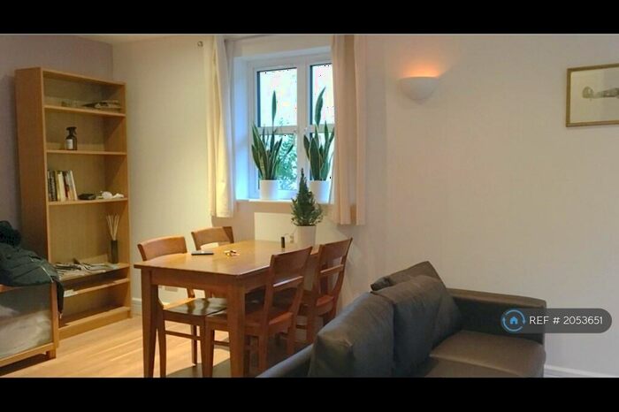 1 Bedroom Flat To Rent In Equity Square, London, E2