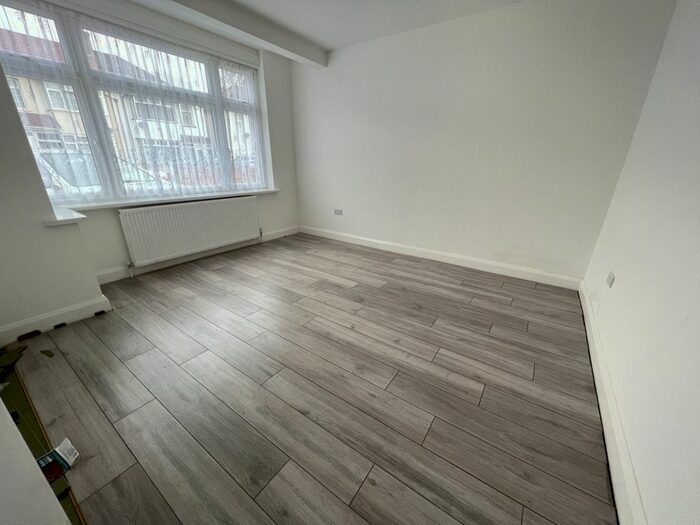 4 Bedroom Semi-Detached House To Rent In Stratford Road, Southall, Greater London UB2