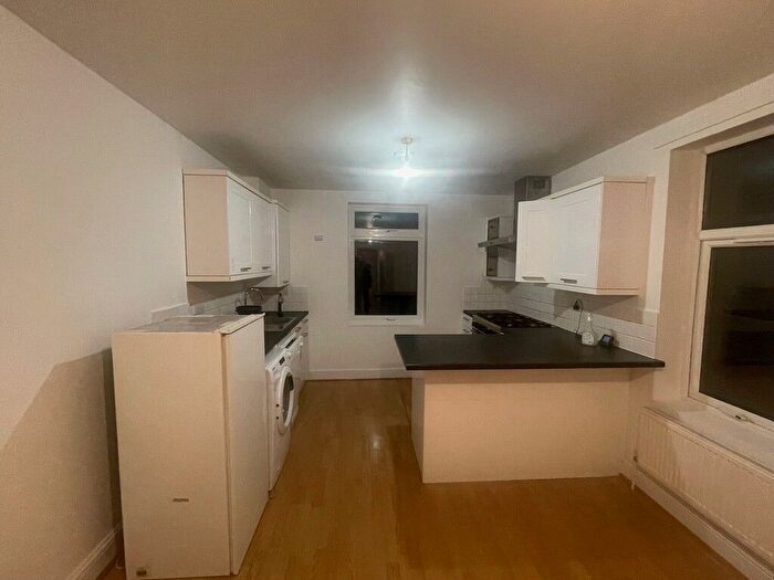 2 Bedroom Flat To Rent In Parchmore Road, Thornton Heath, CR7