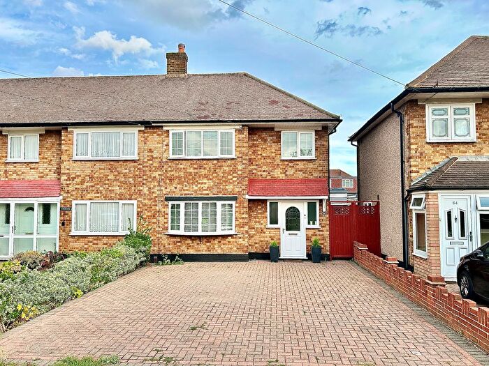 3 Bedroom Property To Rent In Nelson Road, Rainham, RM13