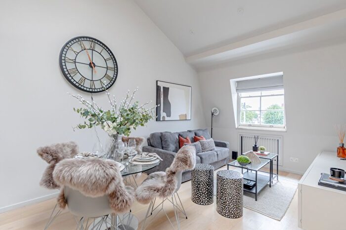 1 Bedroom Flat To Rent In Ovington Square, London, SW3