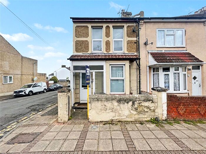 3 Bedroom Terraced House For Sale In May Road, Gillingham, Kent, ME7
