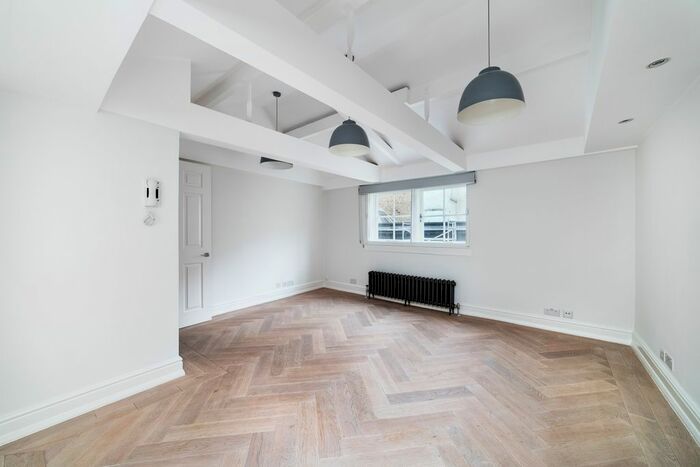2 Bedroom Maisonette To Rent In Fouberts Place, London, W1F
