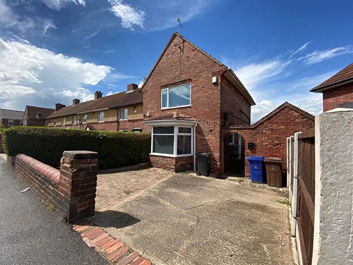 3 Bedroom Semi-Detached House To Rent In Briton St, Thurnscoe, Rotherham, S63