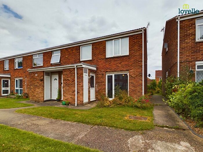 1 Bedroom Flat To Rent In Hawthorn Chase, Lincoln, LN2