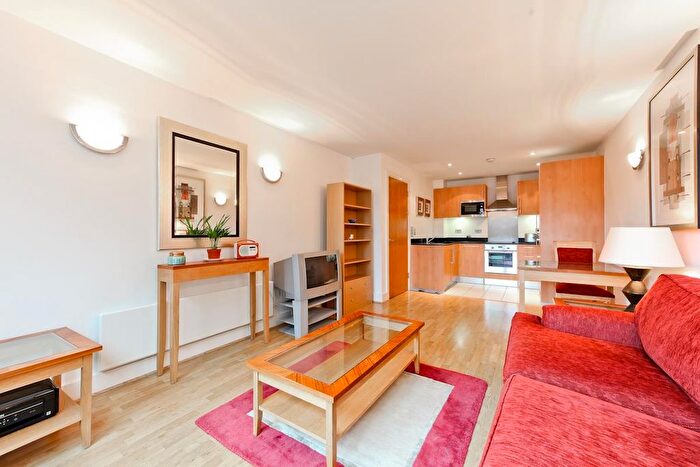 1 Bedroom Flat To Rent In Empire Square, Borough, SE1