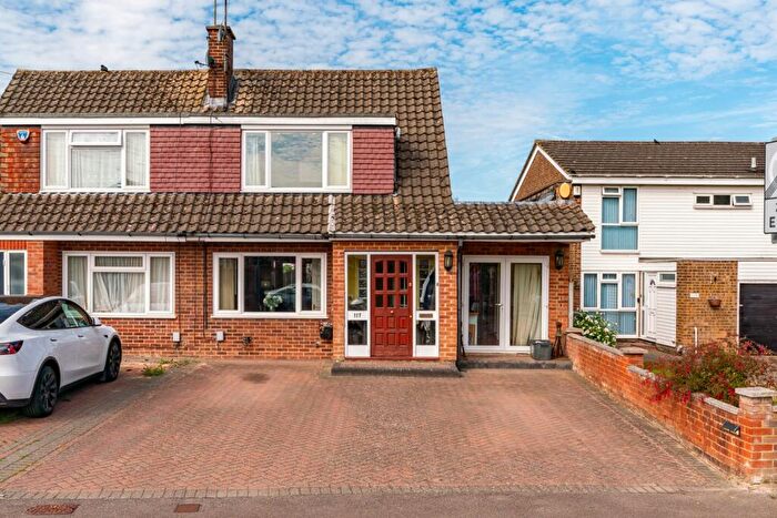 2 Bedroom Semi-Detached House For Sale In Vincent Road, Luton, Bedfordshire, LU4