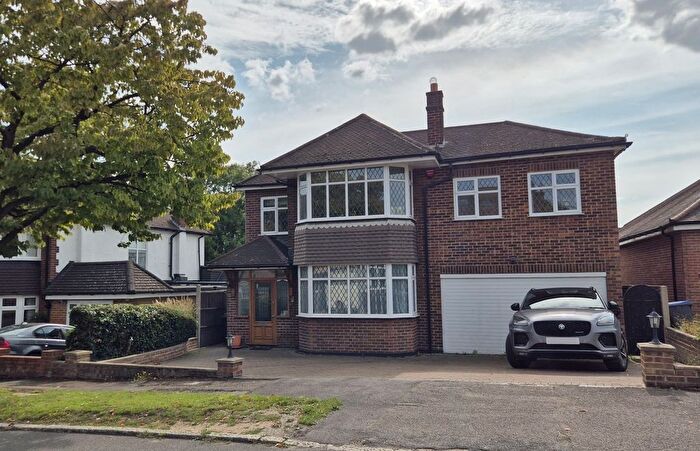 5 Bedroom Detached House For Sale In Old Park Road South, Enfield, EN2