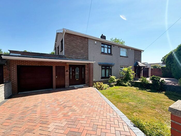 3 Bedroom Semi-Detached House For Sale In Dynevor Avenue, Neath, SA10
