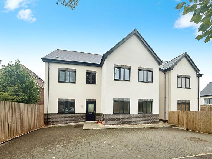 4 Bedroom Detached House For Sale In Sandford Road, Nottingham, NG3