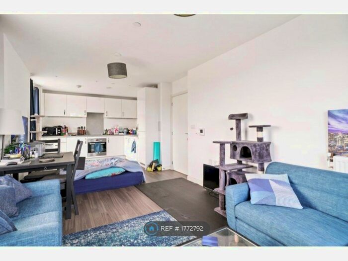 1 Bedroom Flat To Rent In Grosvenor Court, London, SE6