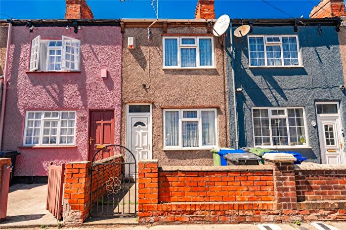 3 Bedroom Terraced House For Sale In Stanley Street, Grimsby, Lincolnshire, DN32