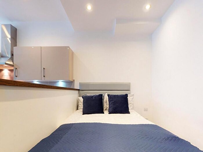 Apartment To Rent In Apt, Park Square Residence #, LS1