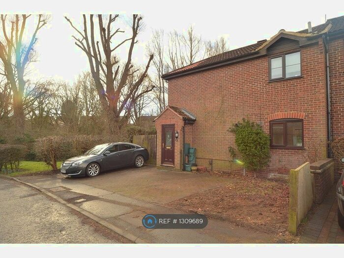 2 Bedroom Terraced House To Rent In Brookside Close, Colchester CO2