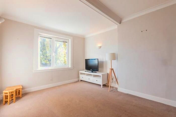 2 Bedroom Flat To Rent In Saughton Gardens, Edinburgh EH12