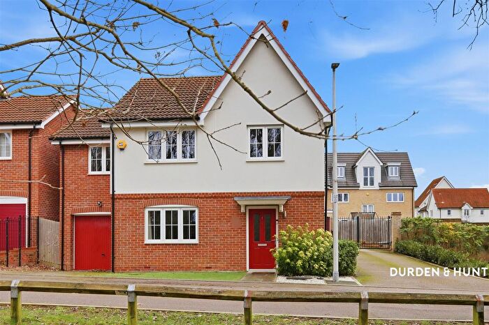 4 Bedroom Detached House For Sale In Birnam Crescent, Chigwell, IG7