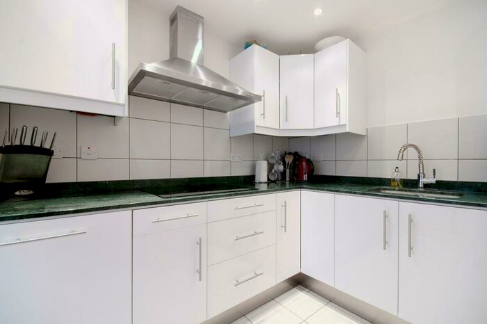 2 Bedroom Flat To Rent In Old Street, Islington, EC1V