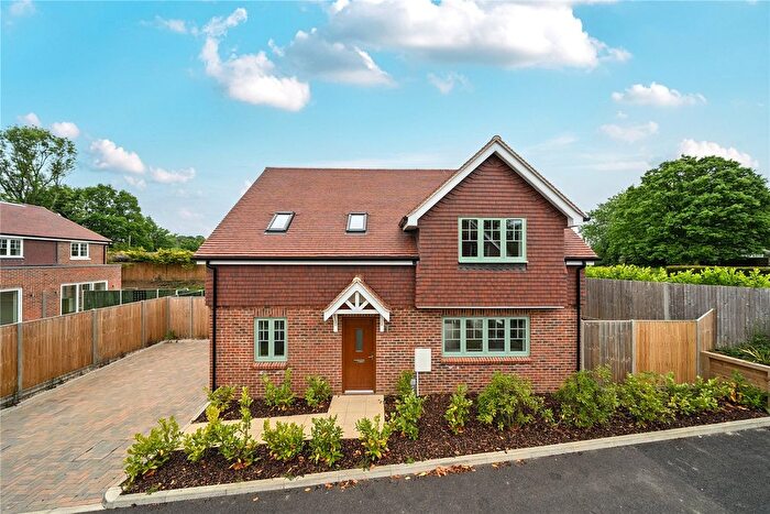 4 Bedroom Semi-Detached House For Sale In Bell Lane, Splaynes Green, Uckfield, East Sussex, TN22