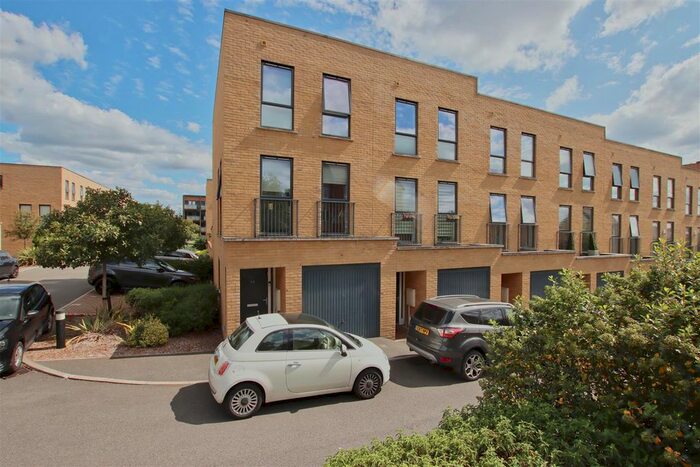 3 Bedroom Town House To Rent In Horizon Place, Studio Way, Borehamwood, WD6