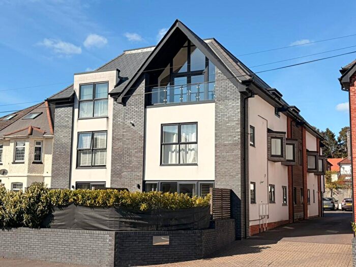 2 Bedroom Apartment To Rent In Bournemouth Road, Lower Parkstone, Poole, BH14