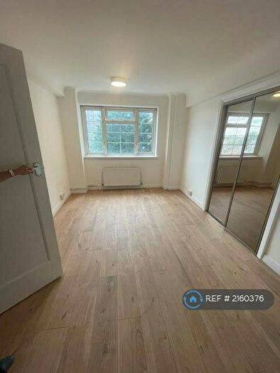 1 Bedroom Flat To Rent In Ashford Court, London, NW2