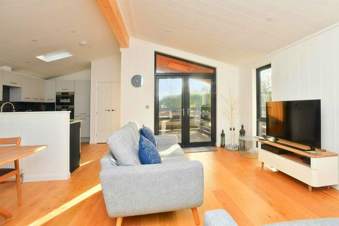 2 Bedroom Lodge For Sale In Palstone Lane, South Brent, TQ10