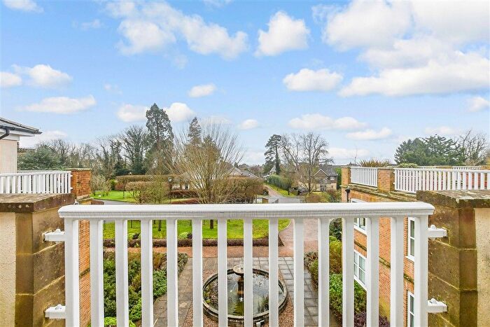 2 Bedroom Flat For Sale In Hett Close, Ardingly, Haywards Heath, West Sussex, RH17