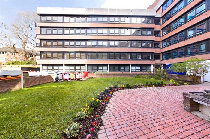 Apartment To Rent In Wood Street, East Grinstead, West Sussex, RH19