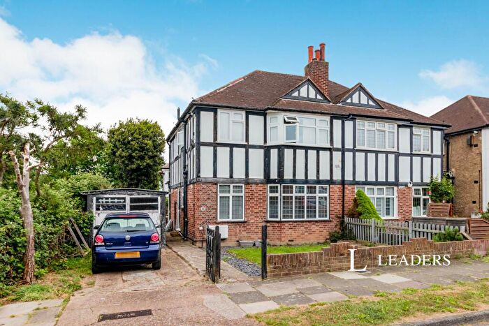 2 Bedroom Maisonette To Rent In Villiers Close, Surbiton, KT5