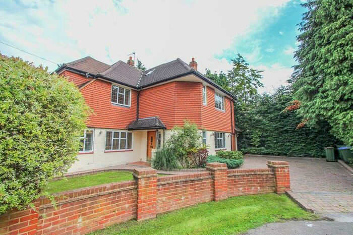 5 Bedroom Detached House To Rent In Fairlawn Close, Claygate, KT10