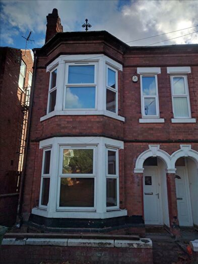 6 Bedroom End Of Terrace House To Rent In Lenton - Bed Student House - Arthur Avenue, NG7