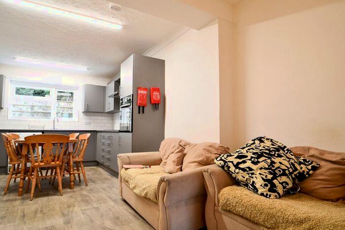 5 Bedroom Detached House To Rent In Goodwood Way, Brighton, BN2