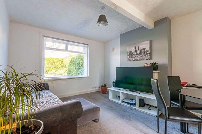 2 Bedroom Flat To Rent In L Clearburn Gardens, Edinburgh, EH16