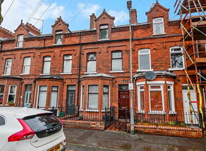 4 Bedroom Mid Terraced House For Sale In Willowfield Drive, Belfast, BT6
