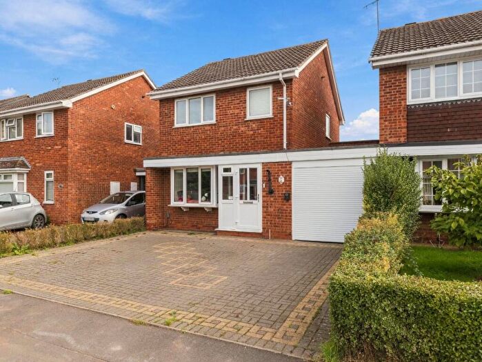 3 Bedroom Link Detached House For Sale In Woodloes Avenue South, Warwick, CV34