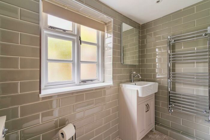 2 Bedroom Cottage To Rent In Swan Street Kingsclere, RG20