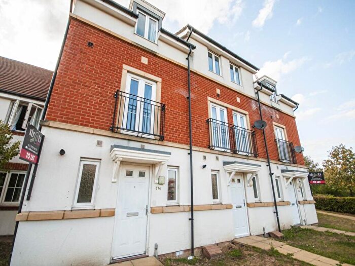 5 Bedroom House To Rent In Mosquito Way, Hatfield, Hertfordshire, AL10