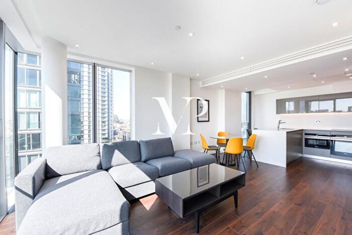 3 Bedroom Apartment To Rent In Neroli House, Piazza Walk, London, E1