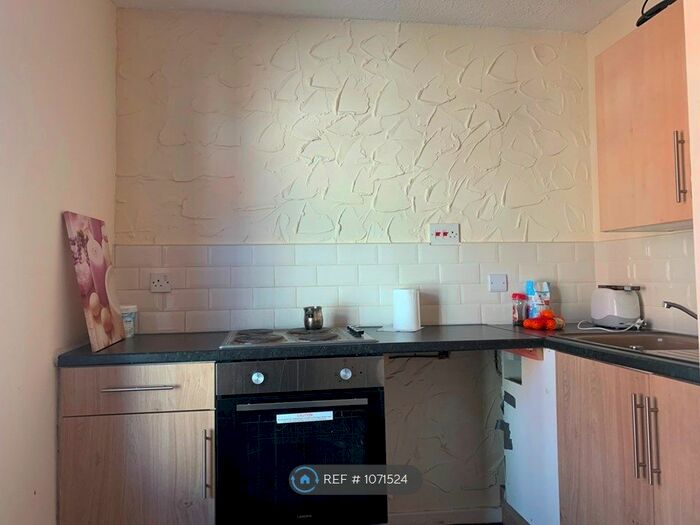 Studio To Rent In Heaton Street, Blackburn BB2