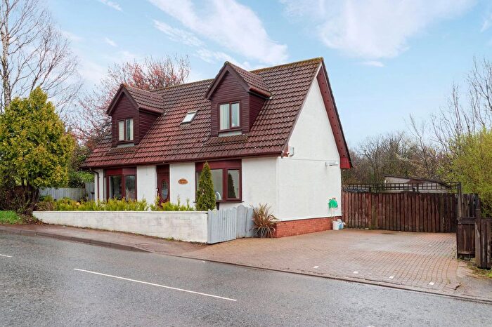 4 Bedroom Cottage For Sale In Beith Road, Glengarnock, Beith, KA14