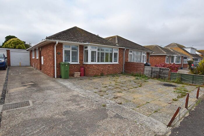 2 Bedroom Semi-detached Bungalow For Sale In Seabourne Way, Dymchurch, TN29
