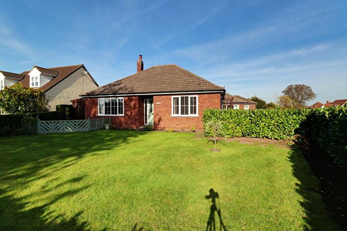 3 Bedroom Bungalow For Sale In Churchtown, Belton, North Lincolnshire, DN9